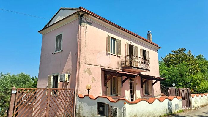 Casa con 5 locali in vendita in Via Ceccano, Frosinone