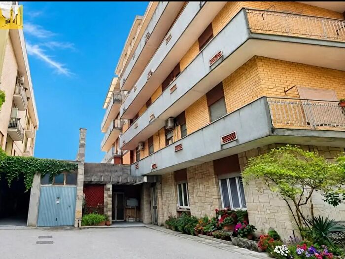 Appartamento con 5 locali in vendita in Traversa di Viale Risorgimento, Montorio Al Vomano