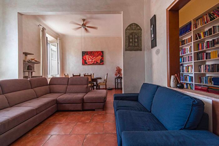 Appartamento con 8 locali in vendita in Livorno