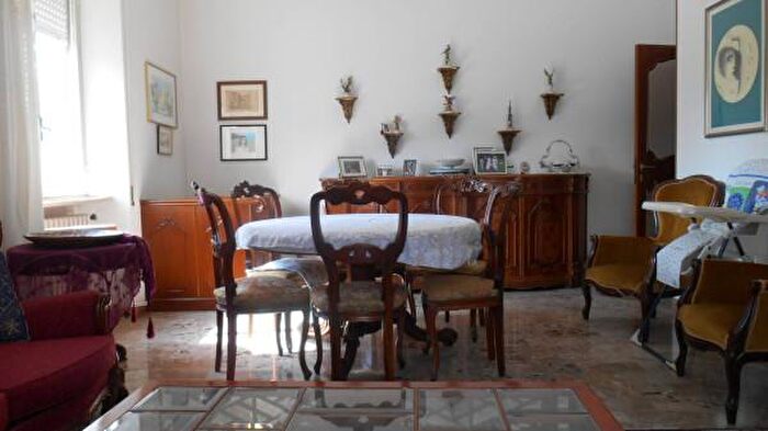 Appartamento con 5 locali in vendita in Via Antonio Gramsci, Jesi