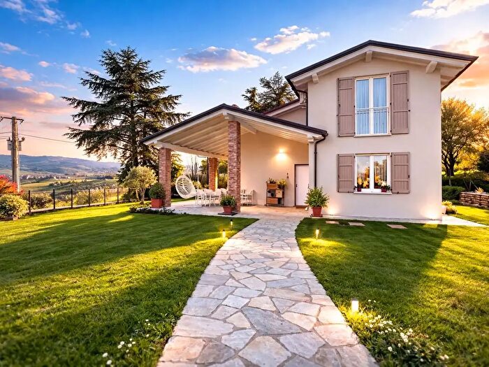 Casa con 5 locali in vendita in Casa Cristina, Castana