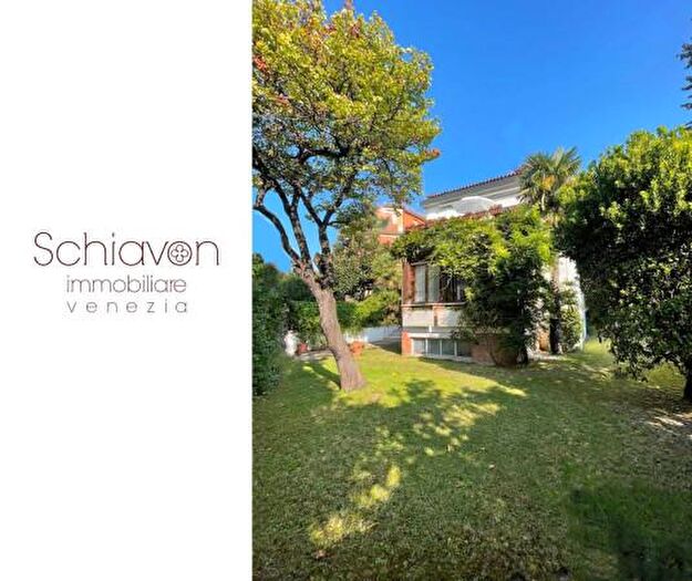 Appartamento con 6 locali in vendita in Venezia