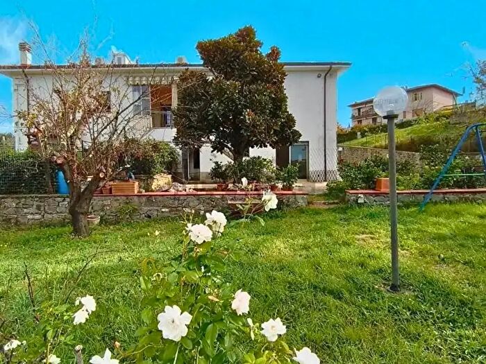 Casa con 7 locali in vendita in Impruneta