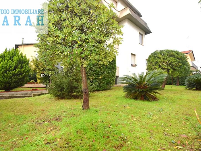 Appartamento quadrilocale in vendita in Via Udine, Viareggio