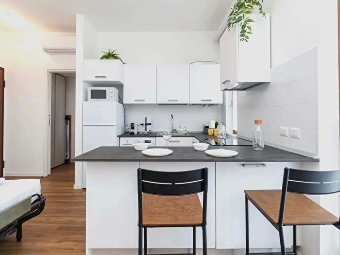 Appartamento monolocale in affitto in Via Broni, Milano