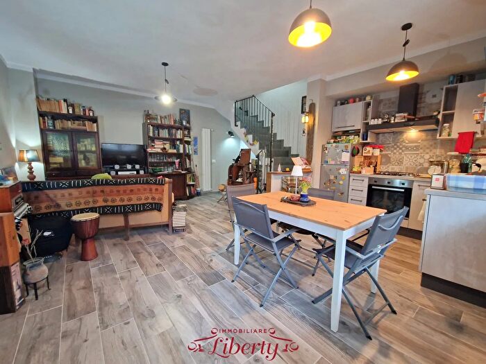 Casa con 5 locali in vendita in Massarosa