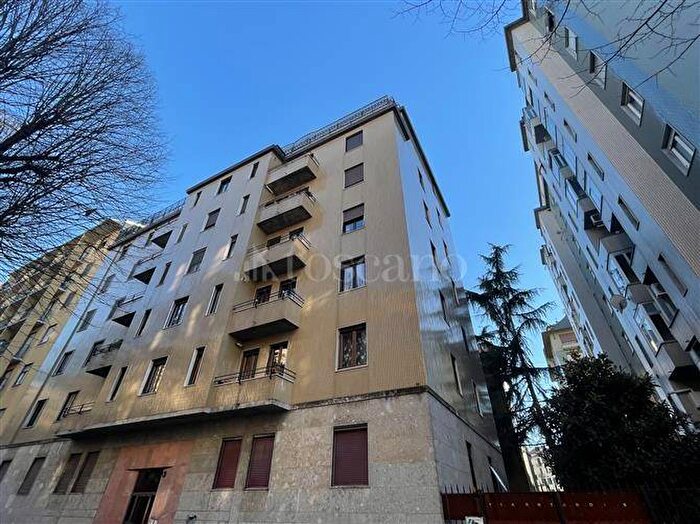 Appartamento quadrilocale in affitto in Via Giovanni Rotondi, Sempione, Milano