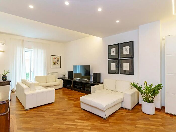 Appartamento con 7 locali in vendita in Via Malta, Catania