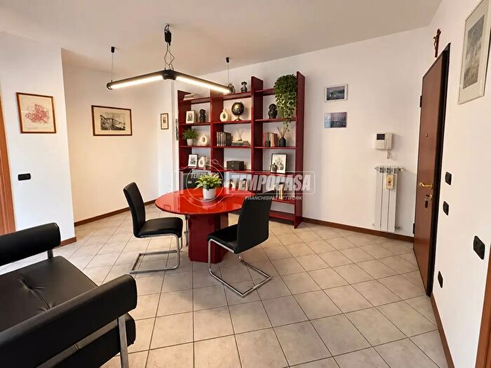 Appartamento bilocale in affitto in Via Roberto Tremelloni, Milano