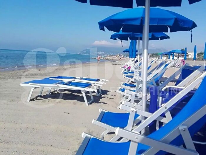 Casa con 6 locali in vendita in Via San Felice Circeo SNC, Terracina