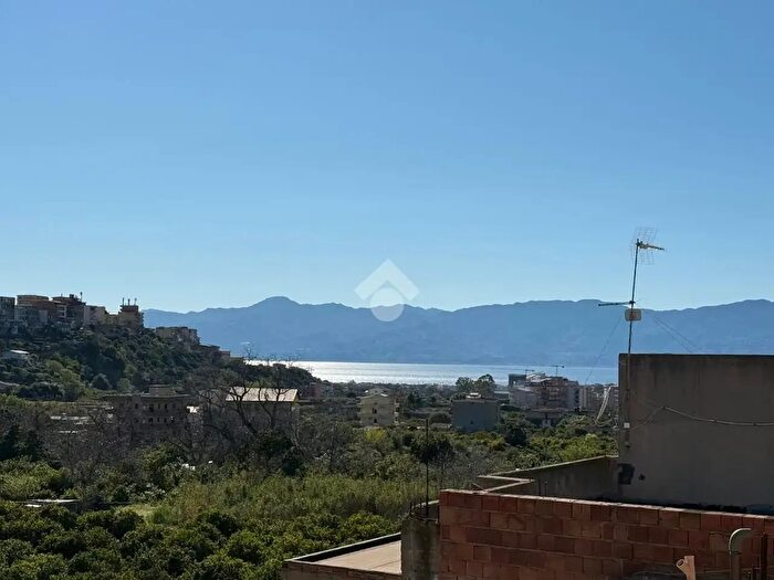 Appartamento trilocale in affitto in Via S Cristoforo, Reggio Calabria