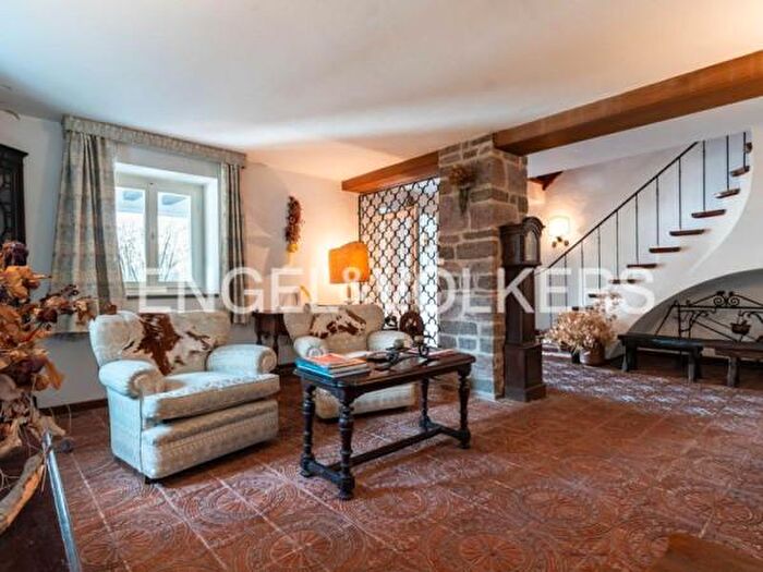 Casa con 6 locali in vendita in Via Cascata, Cavalese