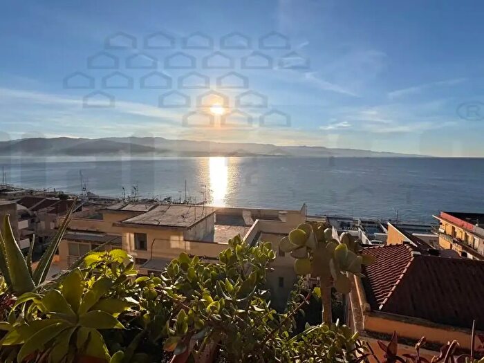 Appartamento con 5 locali in vendita in Cda Guardia Villaggio Pace, Messina