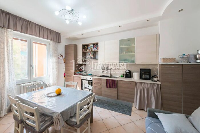 Appartamento trilocale in vendita in Via Domenico Berra, Milano