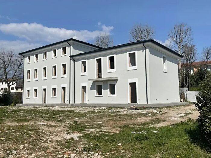 Appartamento quadrilocale in vendita in Via Schiavonesca Marosticana, Asolo