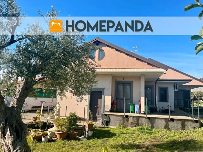 Casa con 5 locali in vendita in Via Carlo Levi, Zafferana Etnea