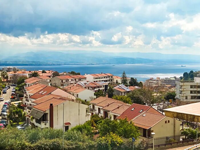 Appartamento quadrilocale in vendita in Via Leonardi, Messina
