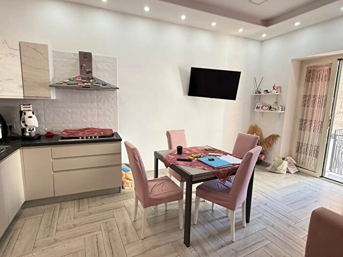 Appartamento trilocale in vendita in Via Roma, Pomigliano D'Arco