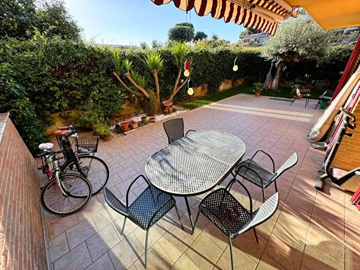 Appartamento con 6 locali in vendita in Via Francesco Egidi Snc, Fermo