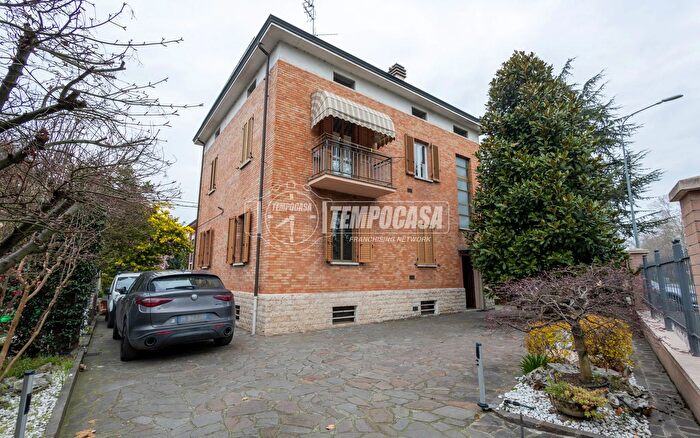 Casa con 5 locali in vendita in Via Nicolò Copernico, Reggio Emilia
