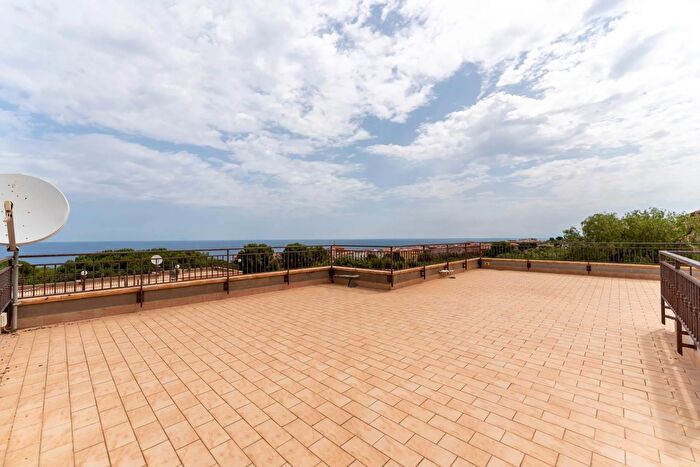 Appartamento quadrilocale in vendita in Viale delle Madonie Pollina, Pollina