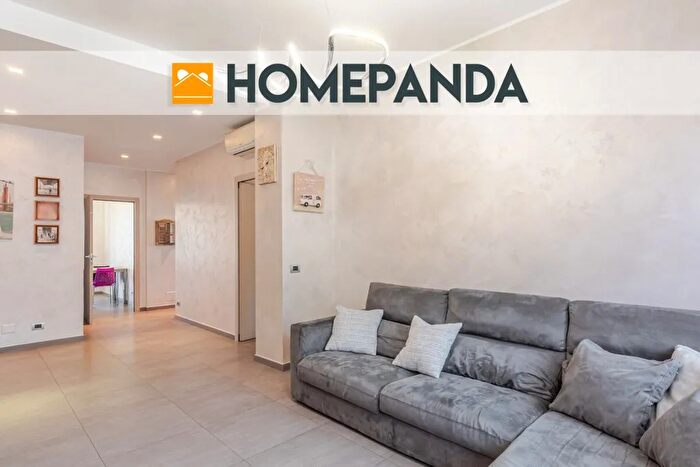 Appartamento con 8 locali in vendita in Piazza Derna, Torino