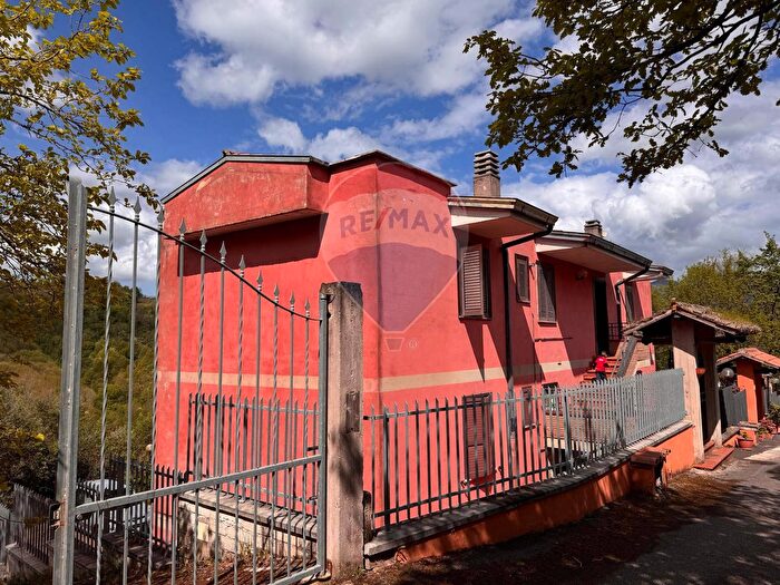 Appartamento quadrilocale in vendita in Via Malatasca, Rocca Santo Stefano