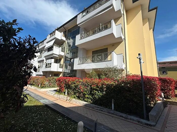 Appartamento bilocale in vendita in Desenzano Del Garda