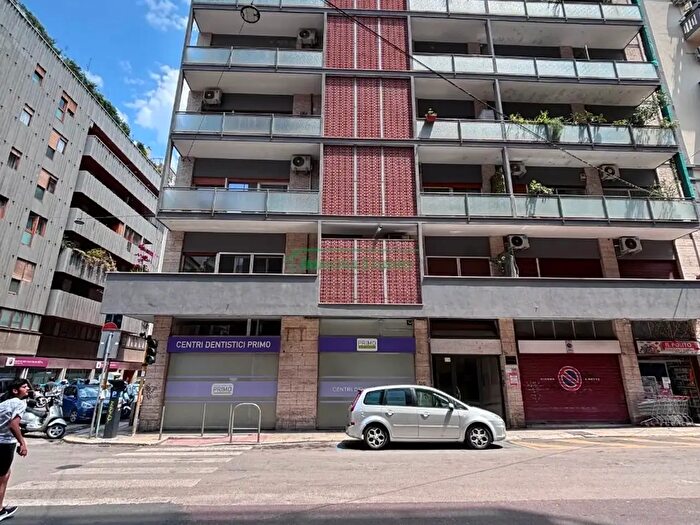 Appartamento trilocale in affitto in Via Quintino Sella, Bari