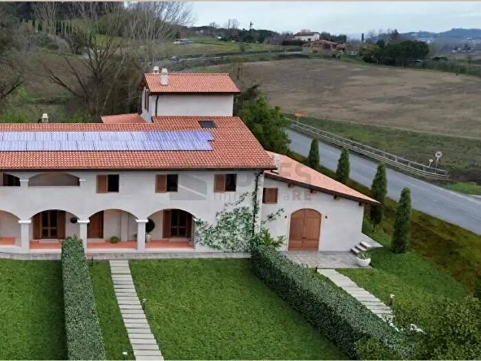 Casa quadrilocale in vendita in Sr, Figline e Incisa Valdarno