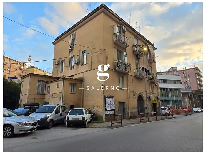 Appartamento bilocale in vendita in Via Irno, Salerno