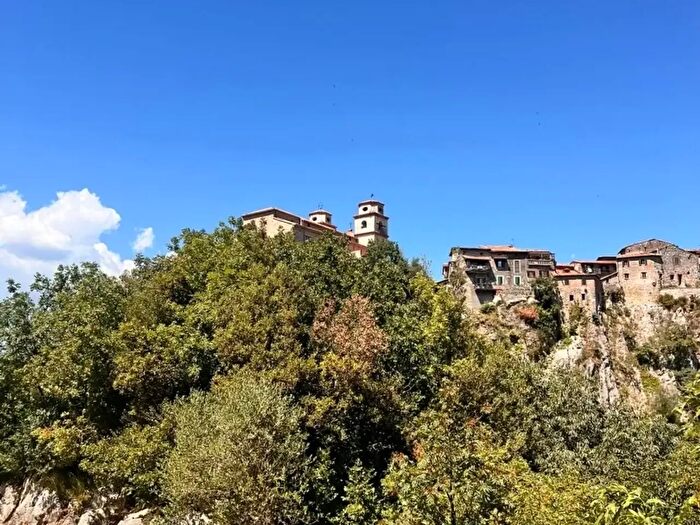 Casa con 5 locali in vendita in Via del Pavone, Artena