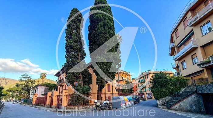 Appartamento con 7 locali in vendita in Rapallo