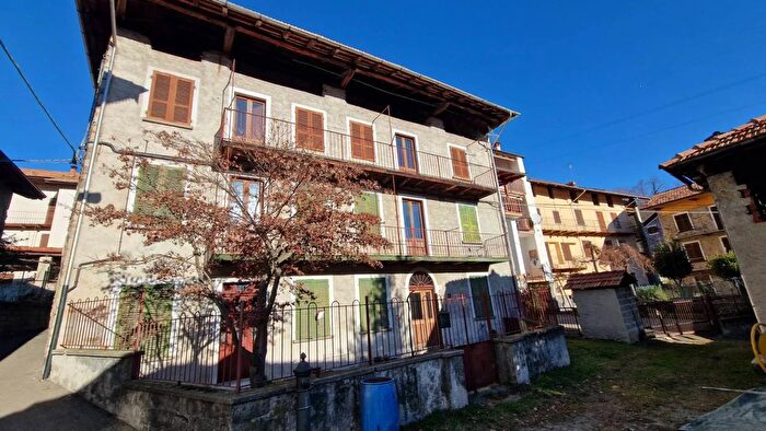 Casa con 7 locali in vendita in Parone Varallo Vercelli, Varallo