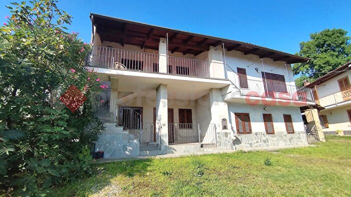 Casa con 10 locali in vendita in Strada Ruata Asciutta, Cumiana