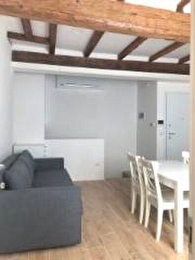 Appartamento bilocale in affitto in Santo Stefano, Bologna