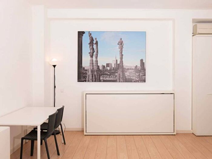 Appartamento bilocale in affitto in Via Sigieri, Porta Romana Medaglie d'Oro, Milano