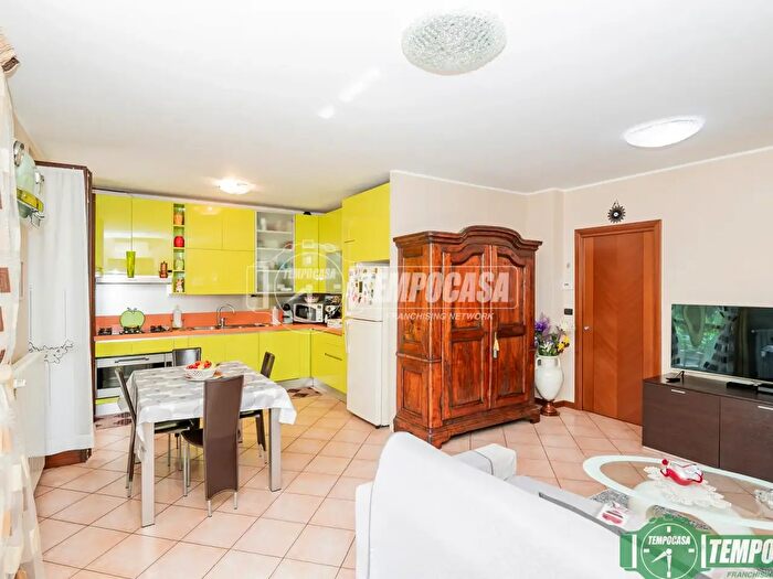 Appartamento trilocale in vendita in Via SantIsidoro, Vimodrone