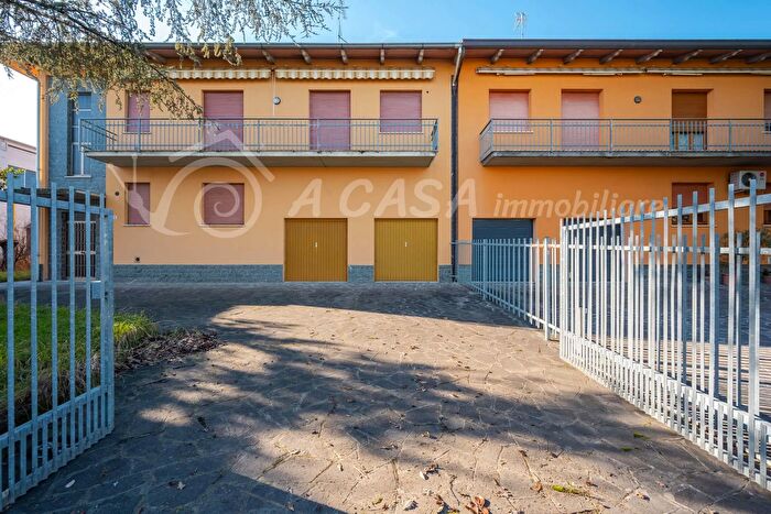 Casa con 7 locali in vendita in Via Rosa Augusto, Sala Baganza