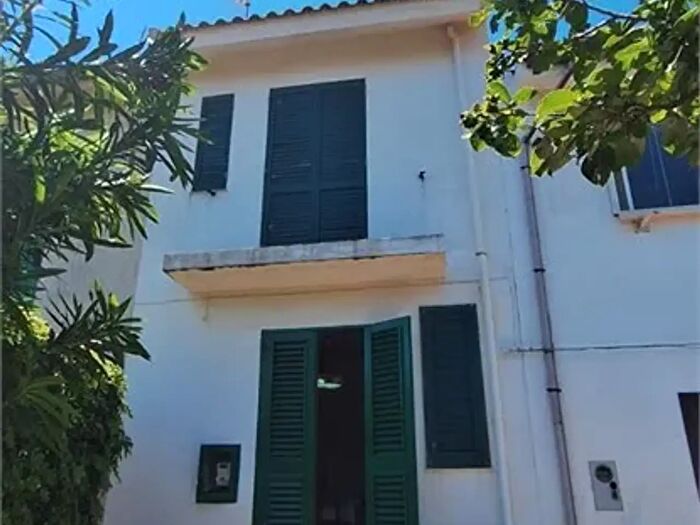 Appartamento quadrilocale in vendita in Acqualadroni, Messina
