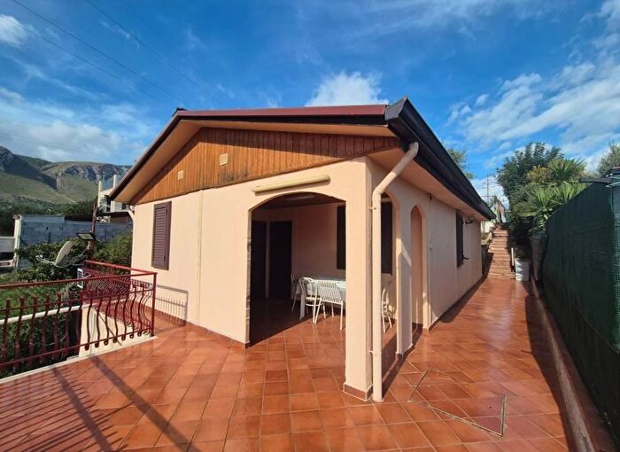 Casa quadrilocale in vendita in Contrada Serra Scirocco, Trabia