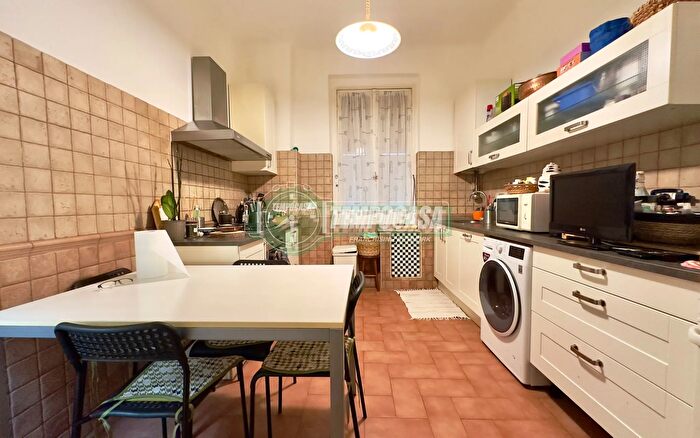 Appartamento quadrilocale in vendita in Via Fabrizio del Carretto, Genova