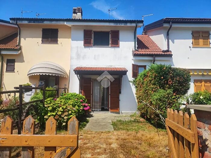 Casa quadrilocale in vendita in Via Cortino, Casella