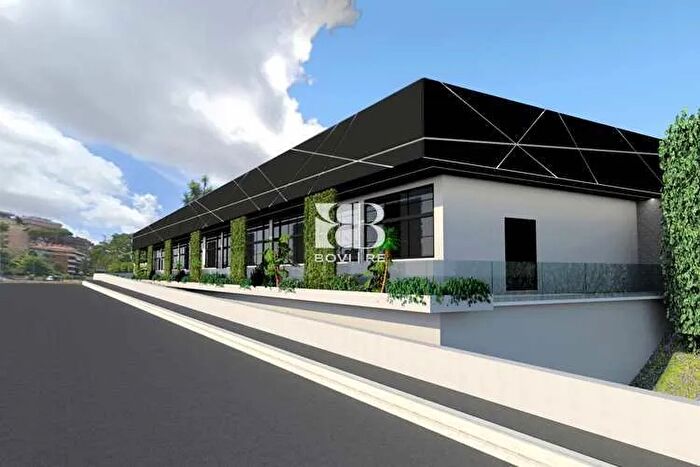 Appartamento trilocale in vendita in Piazza Passo del Pordoi RomaCamilluccia, Roma