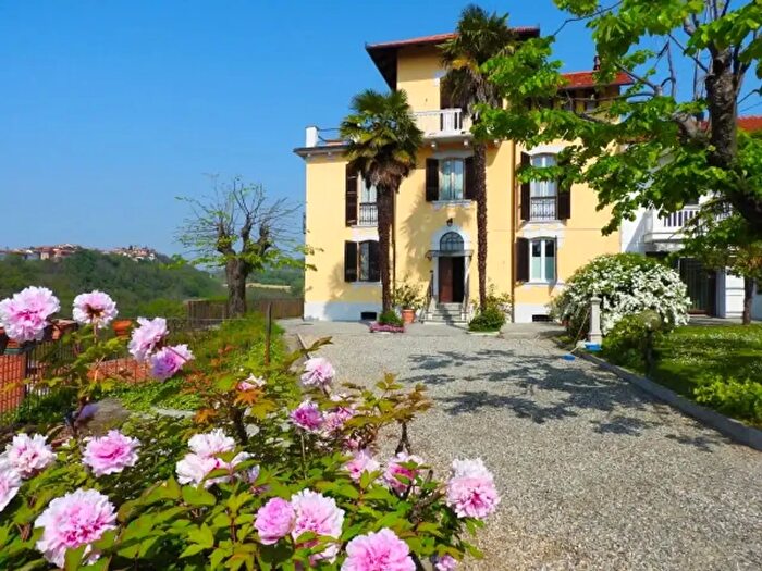 Casa con 6 locali in vendita in Via San Lorenzo, Passerano Marmorito