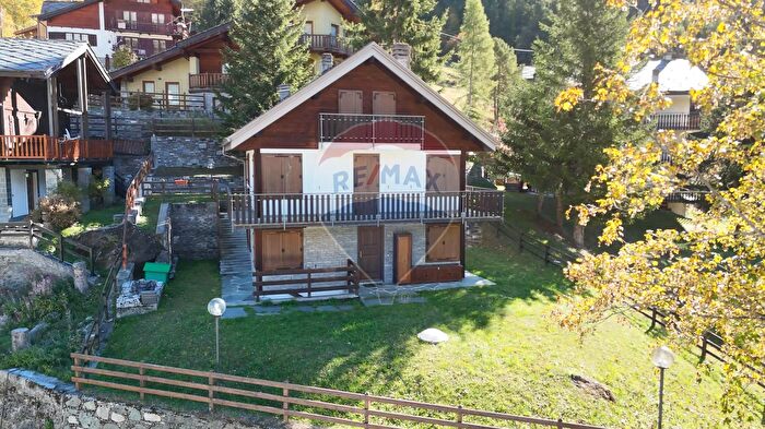 Casa con 8 locali in vendita in Fraz Bringaz, Valtournenche