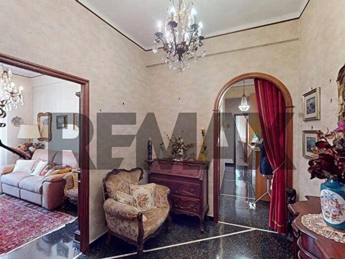 Appartamento quadrilocale in vendita in Genova