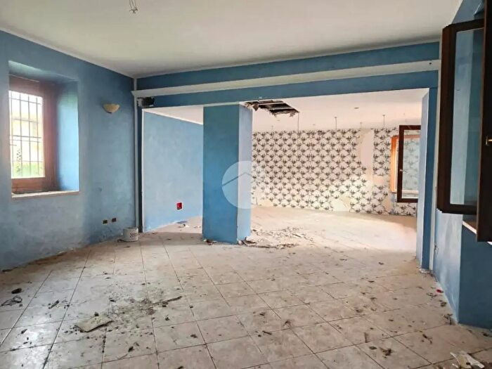 Casa con 6 locali in vendita in Via Alcide De Gasperi, Corte Franca