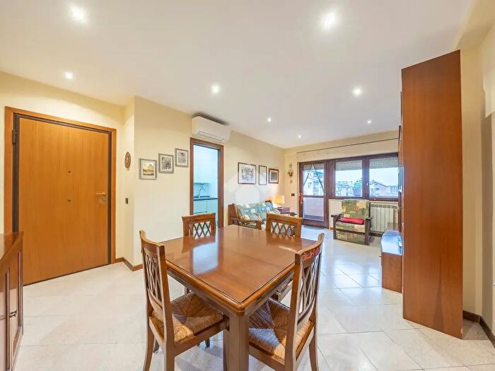 Appartamento trilocale in vendita in Via delle Viole, Guidonia Montecelio