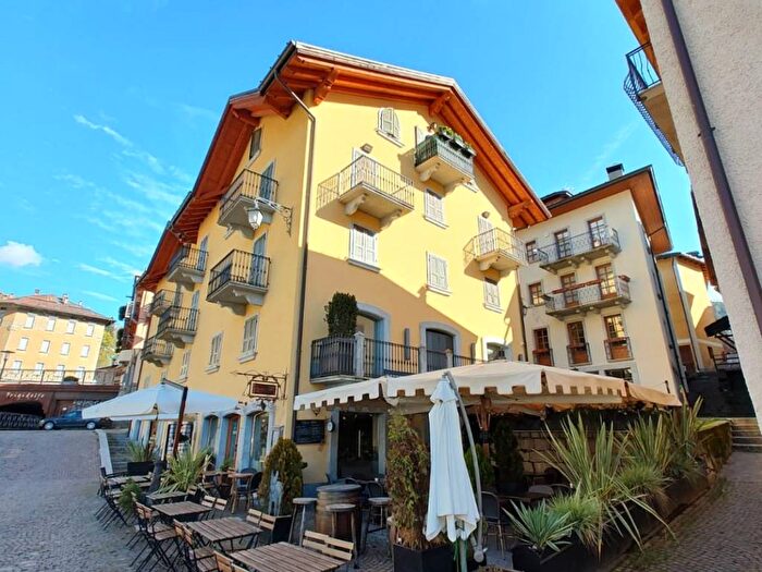 Appartamento quadrilocale in affitto in Via Novembre, Centro, Ponte di Legno